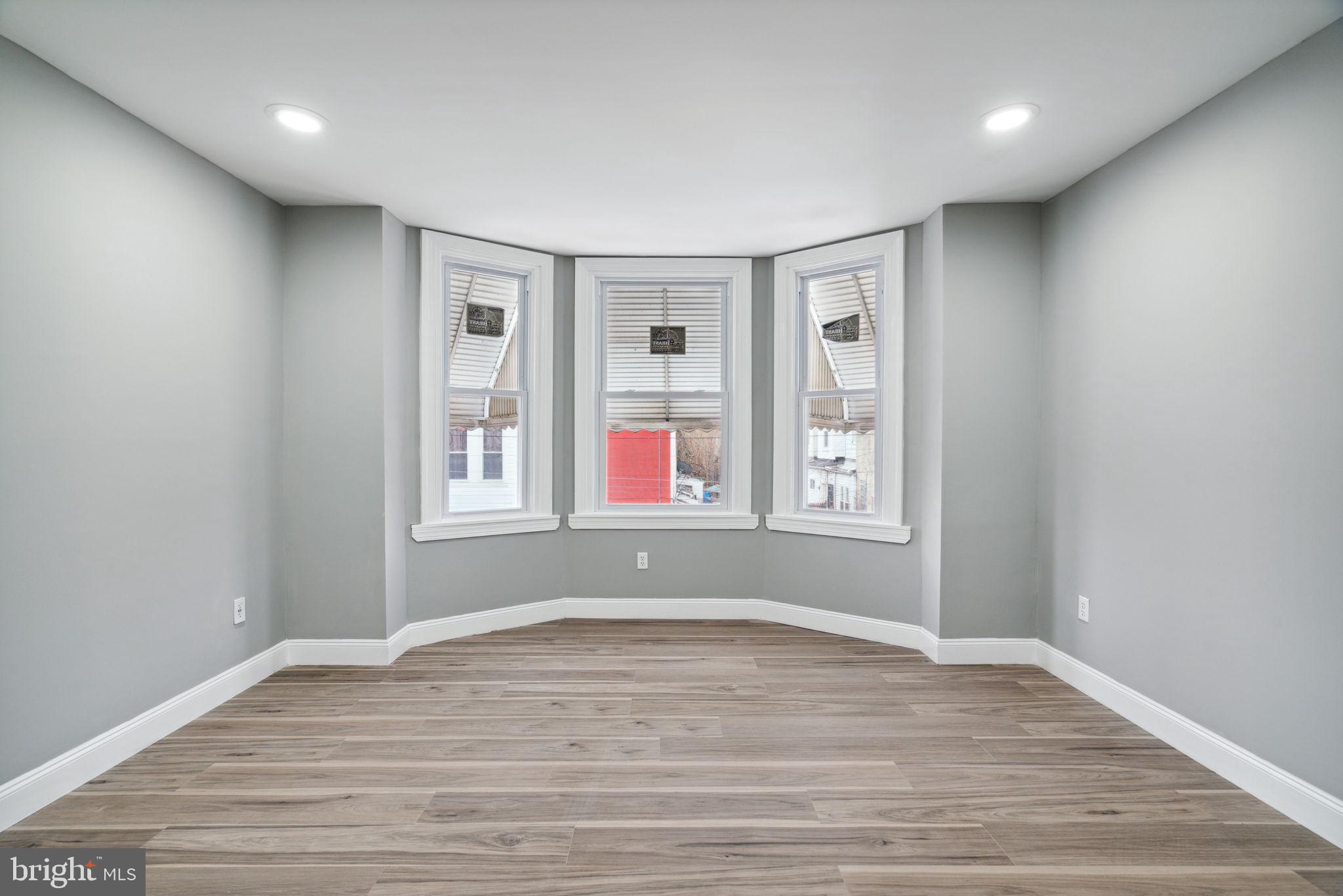 2819 W MONTGOMERY AVENUE