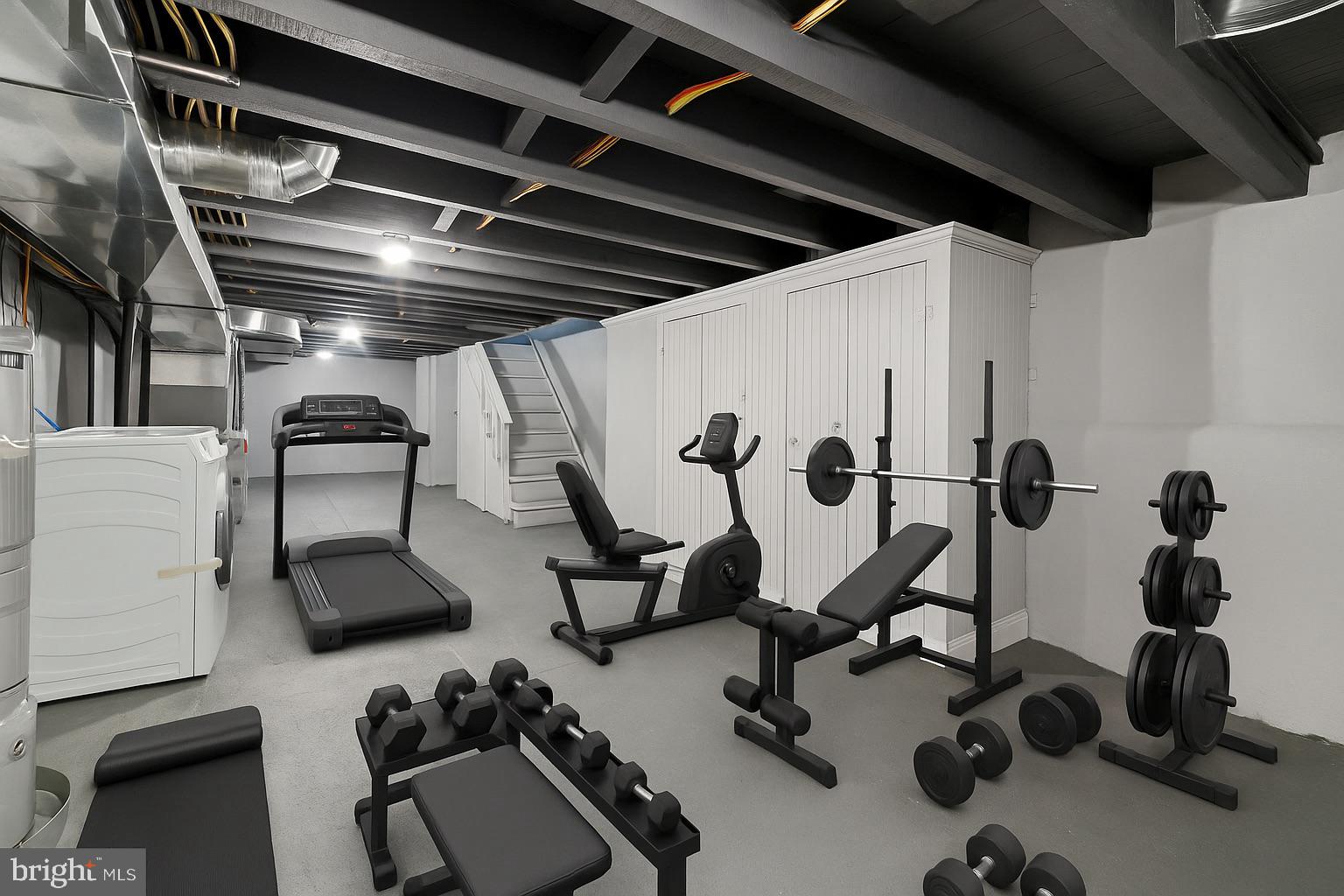 2819 W MONTGOMERY AVENUE