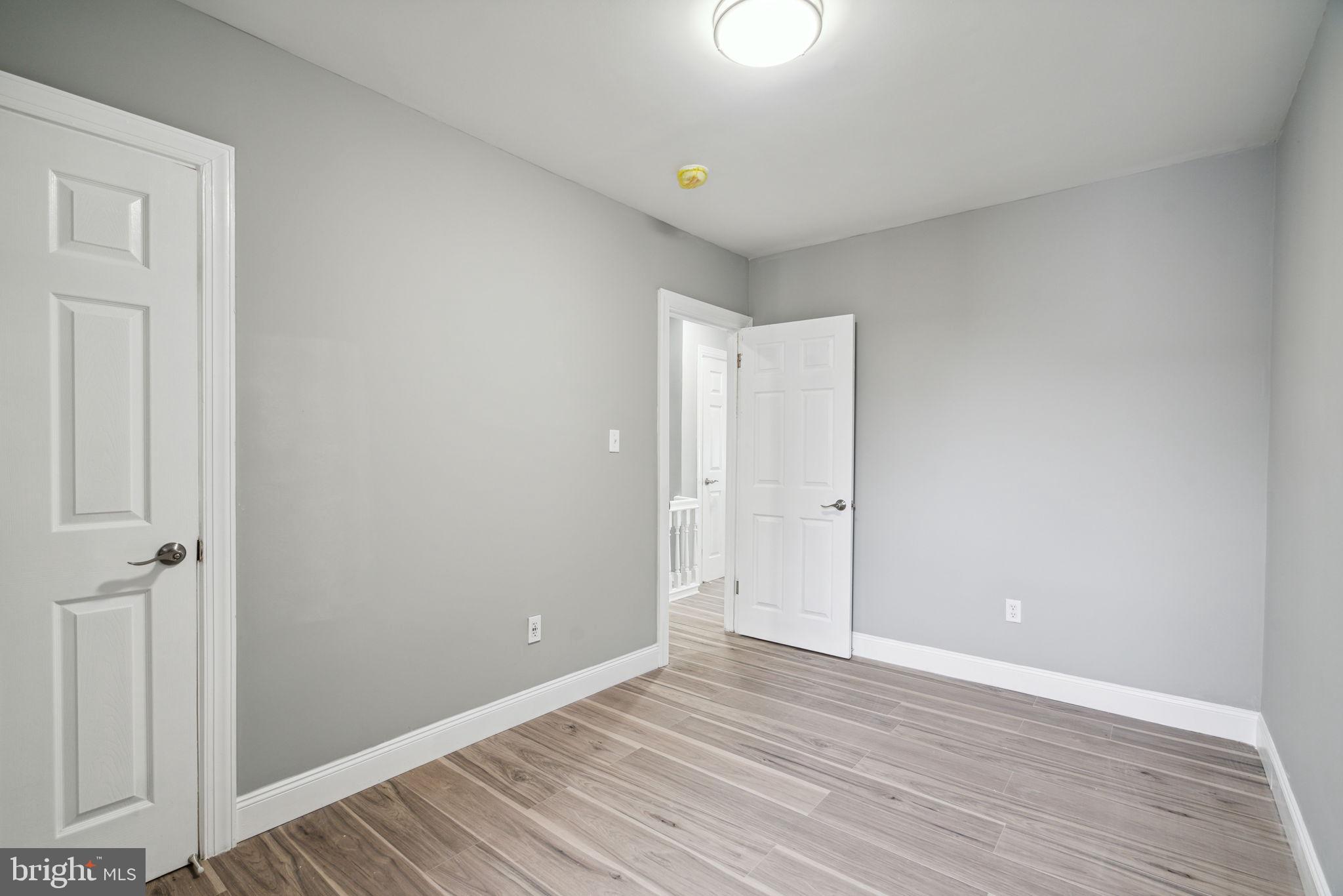 2819 W MONTGOMERY AVENUE