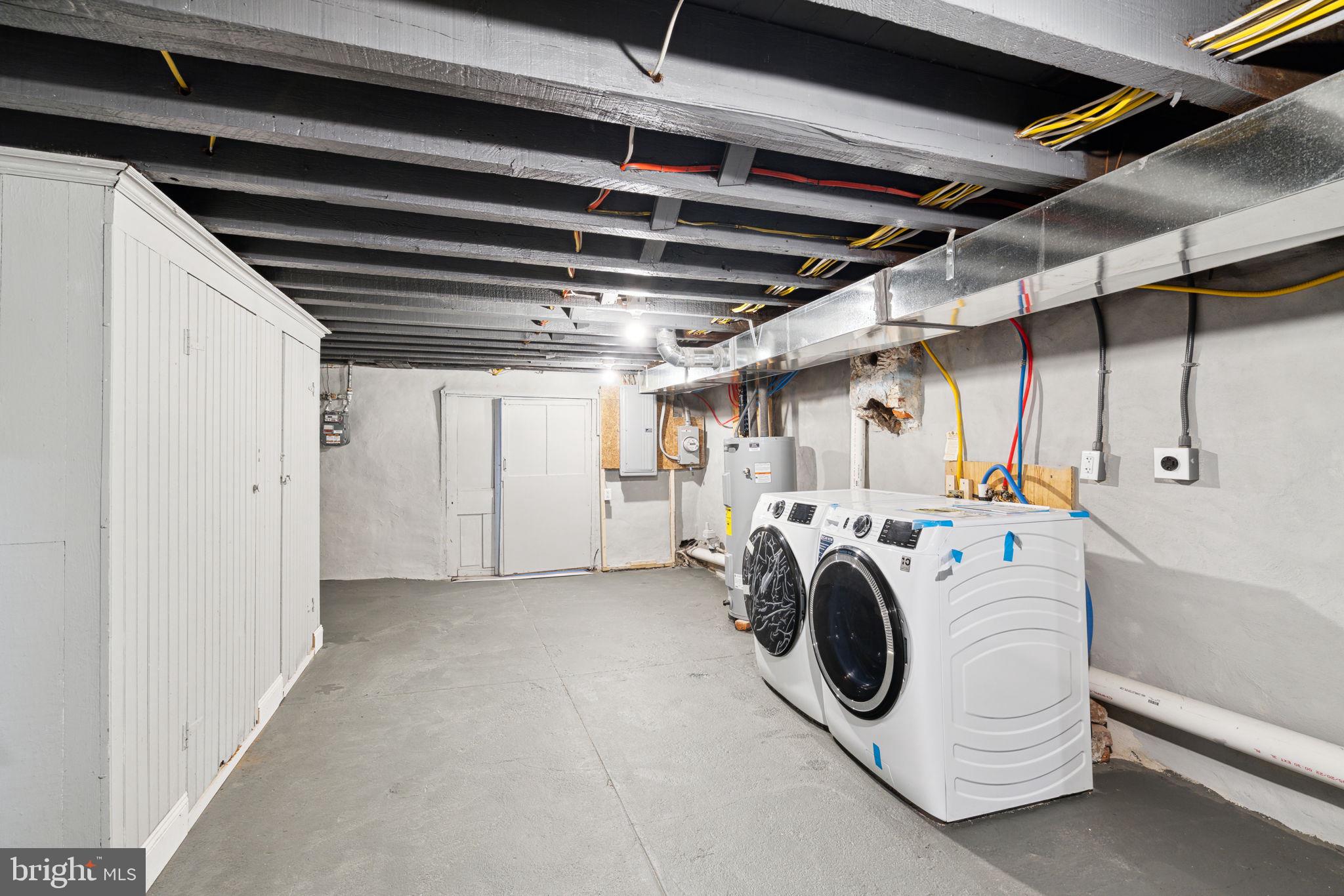 2819 W MONTGOMERY AVENUE