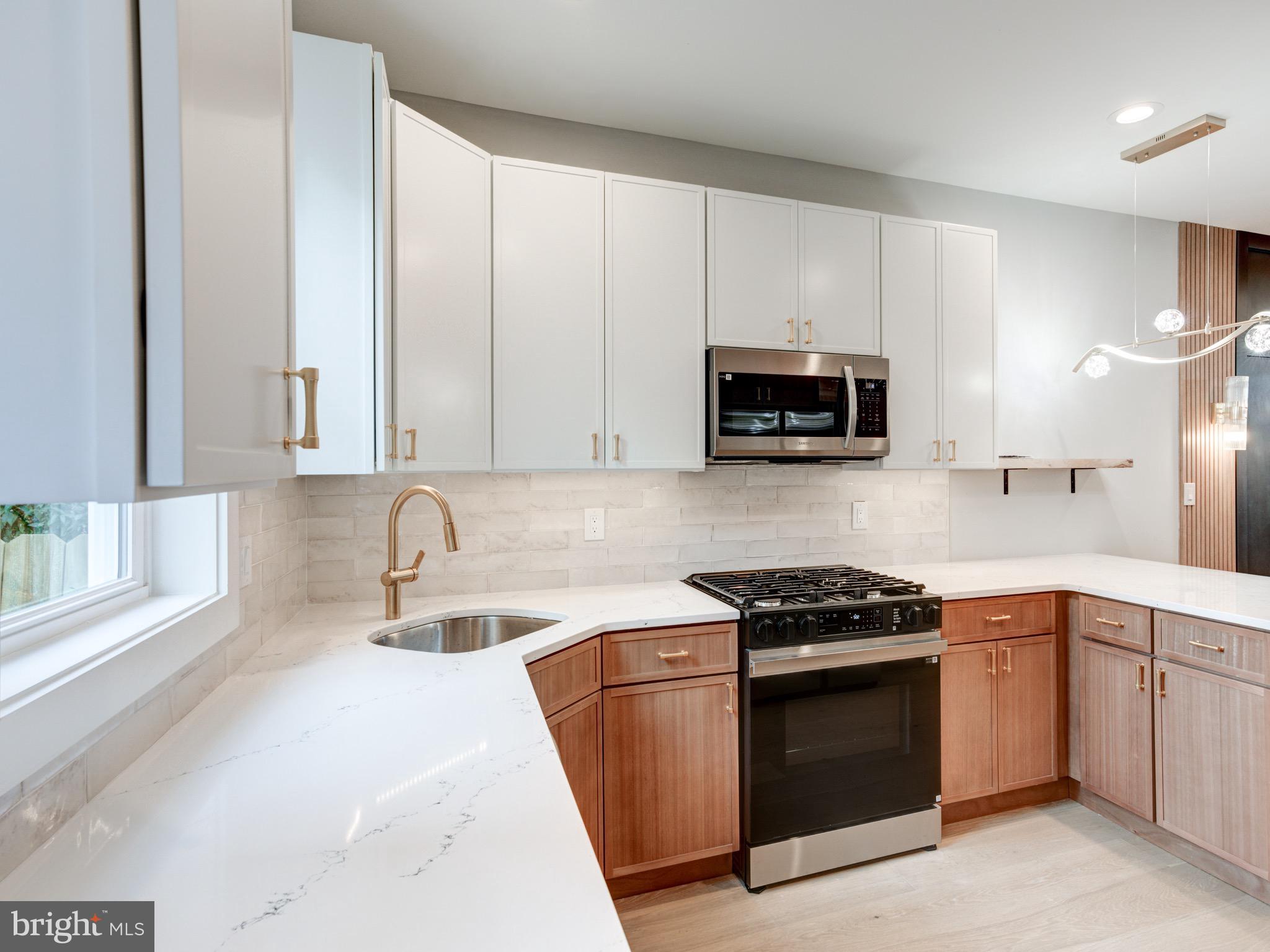 1702 N ORIANNA STREET