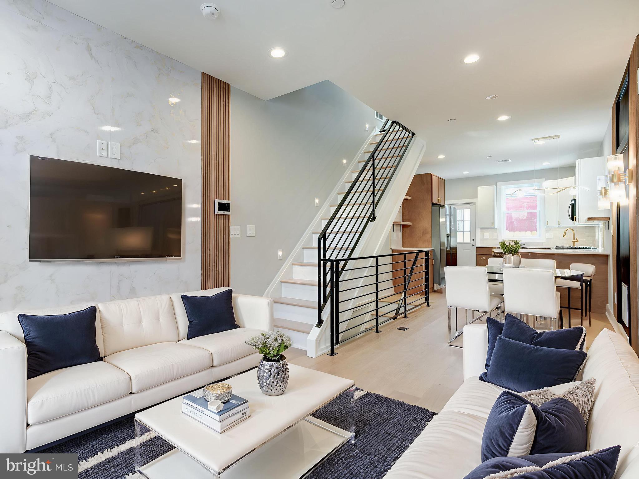 1702 N ORIANNA STREET