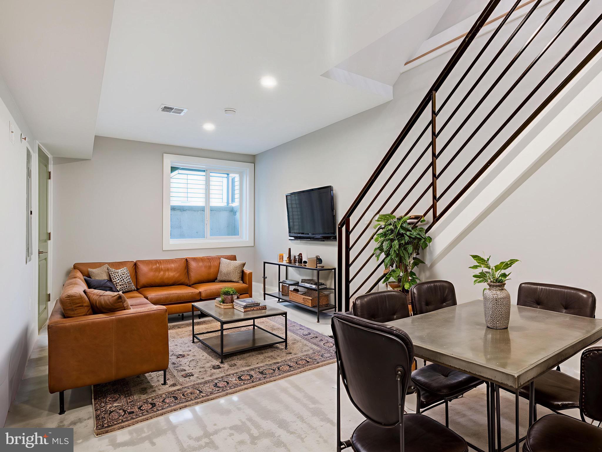 1702 N ORIANNA STREET