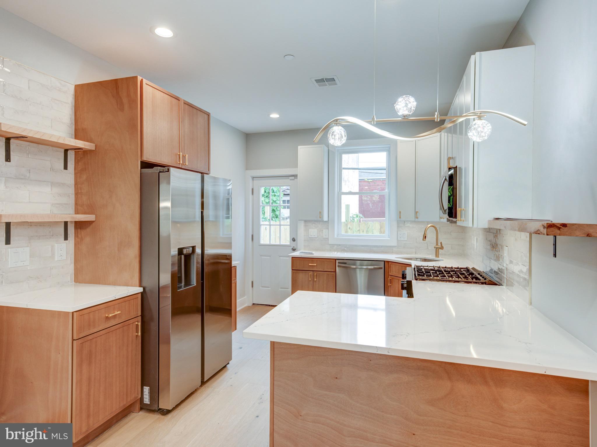 1702 N ORIANNA STREET