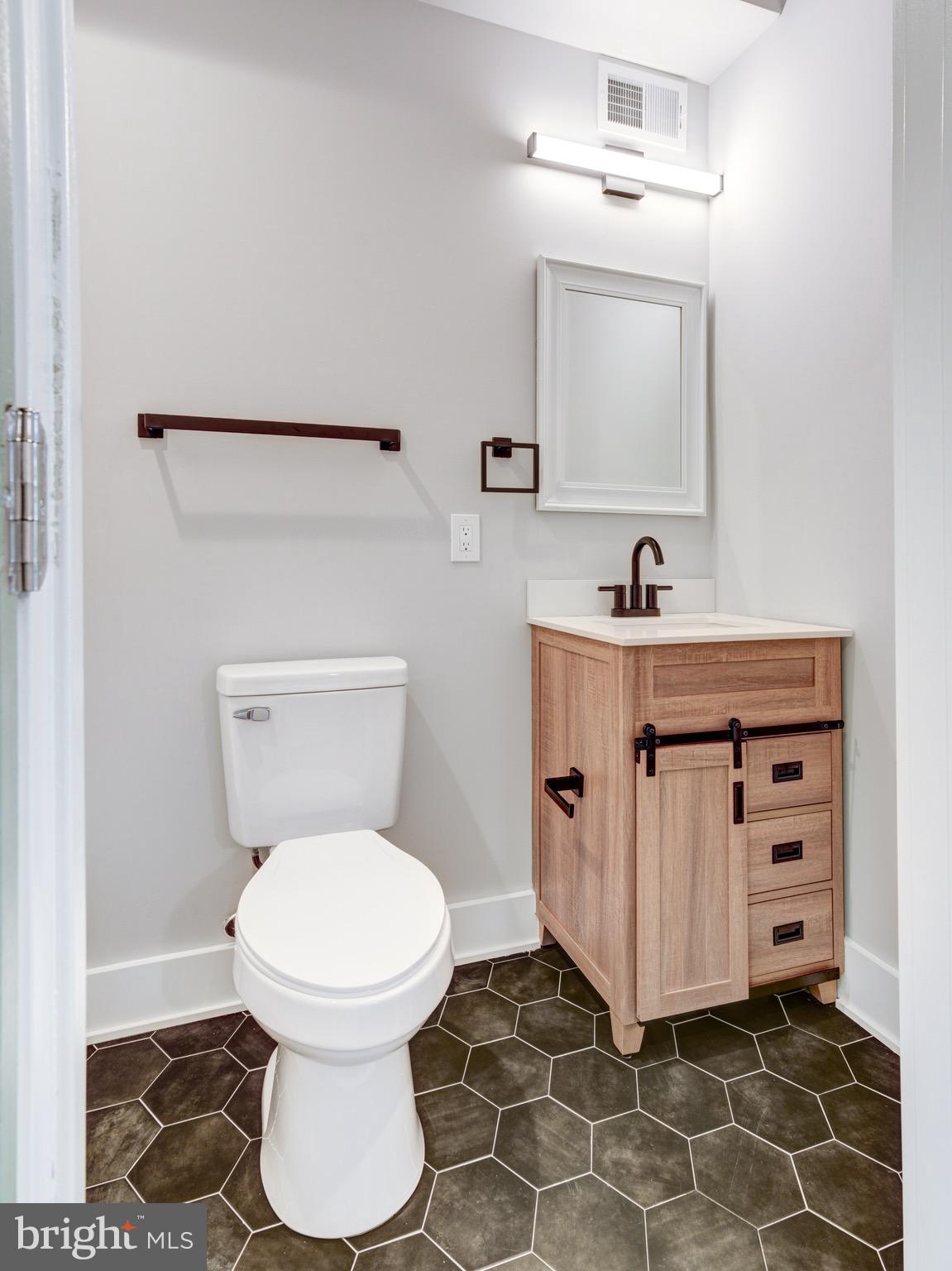 1702 N ORIANNA STREET