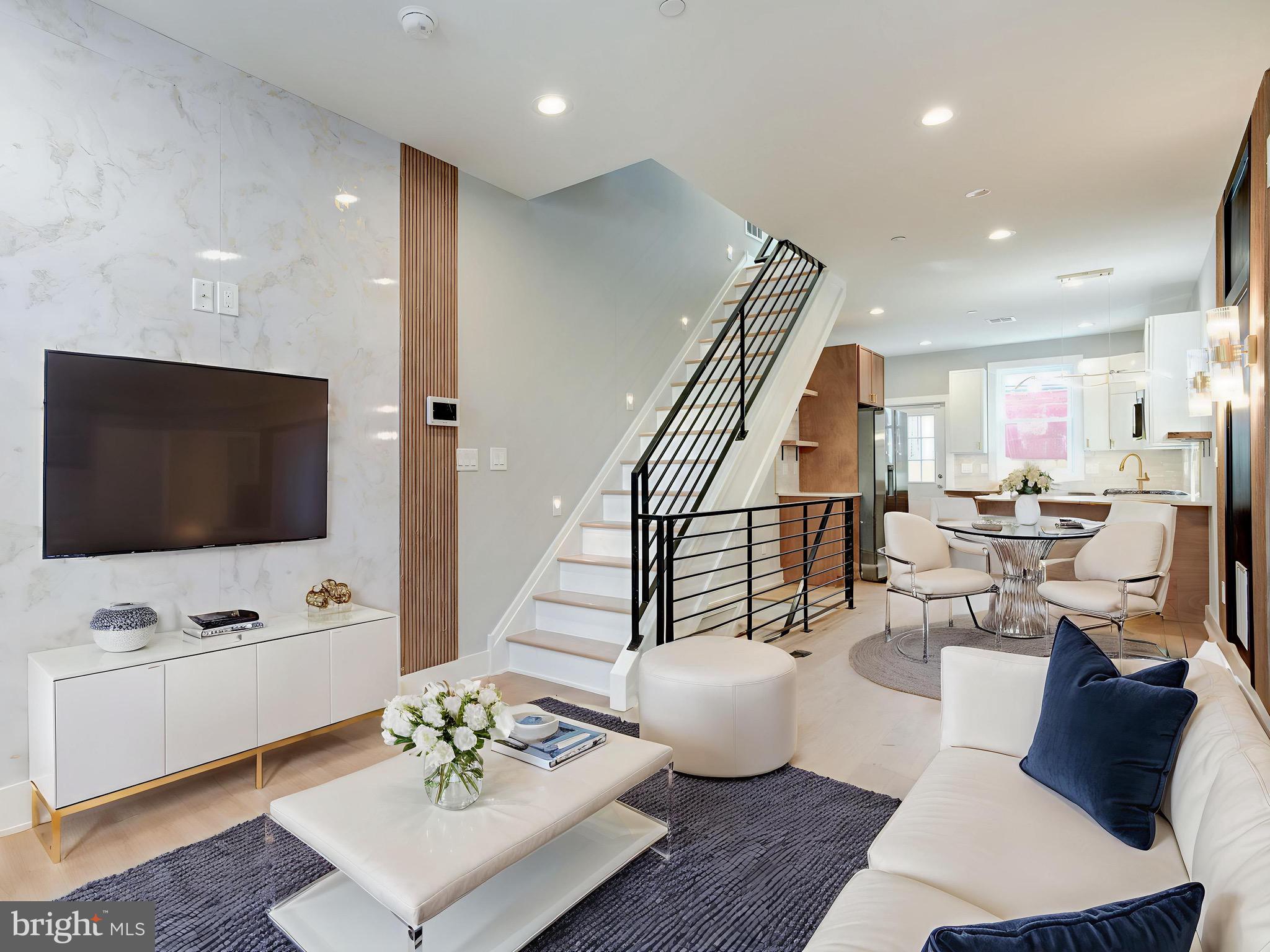 1702 N ORIANNA STREET