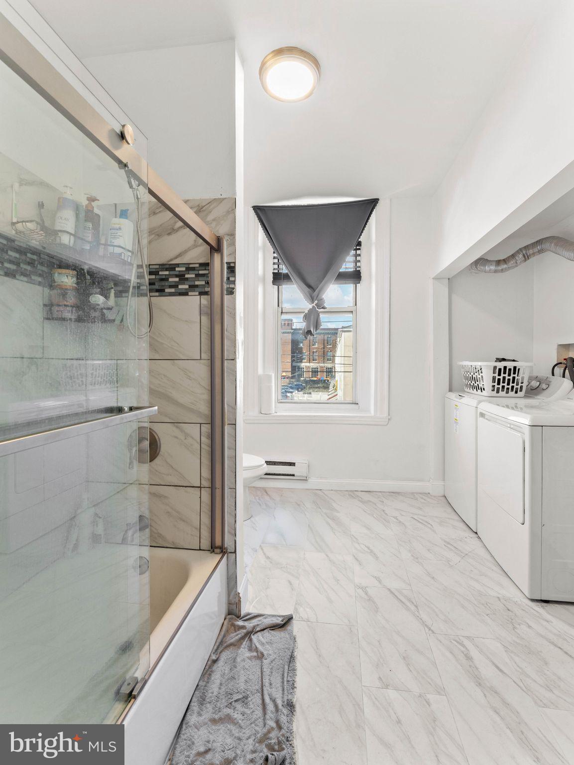 1542 W DIAMOND STREET