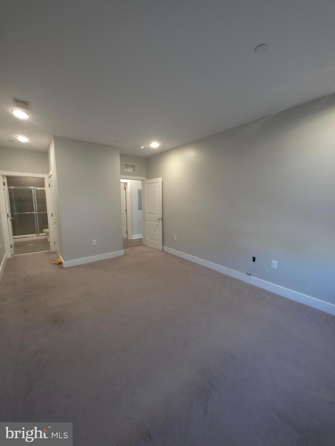 3925 HAVERFORD AVENUE 305