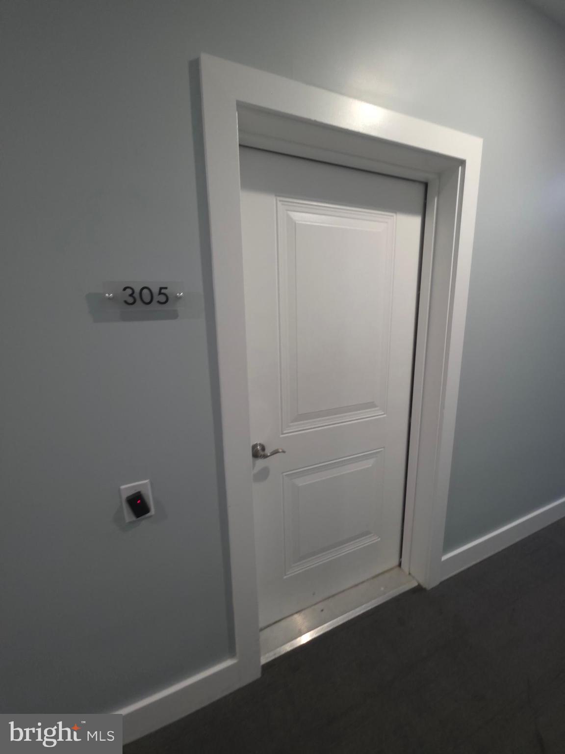 3925 HAVERFORD AVENUE 305