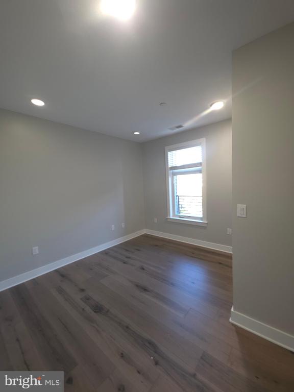 3925 HAVERFORD AVENUE 305