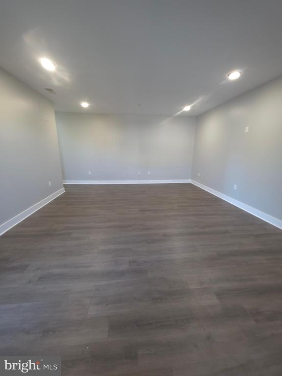 3925 HAVERFORD AVENUE 305