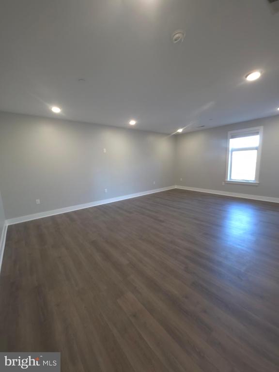 3925 HAVERFORD AVENUE 305