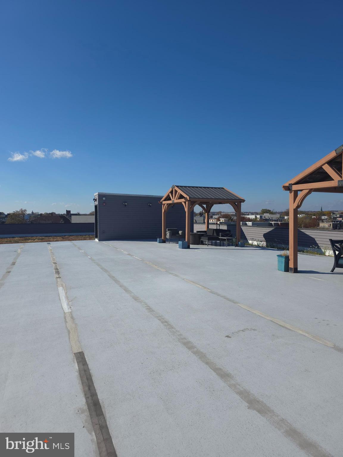 3925 HAVERFORD AVENUE 305