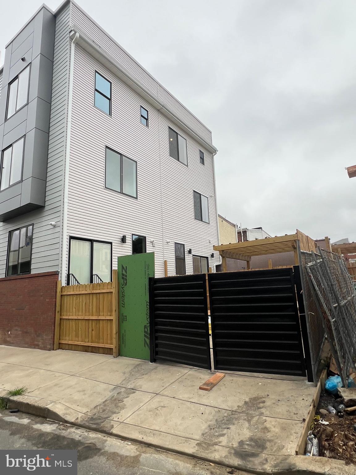 1019 E PALMER STREET