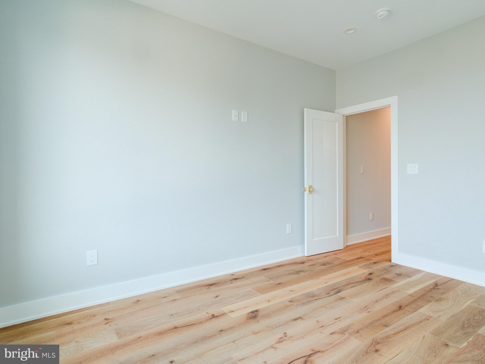 1019 E PALMER STREET