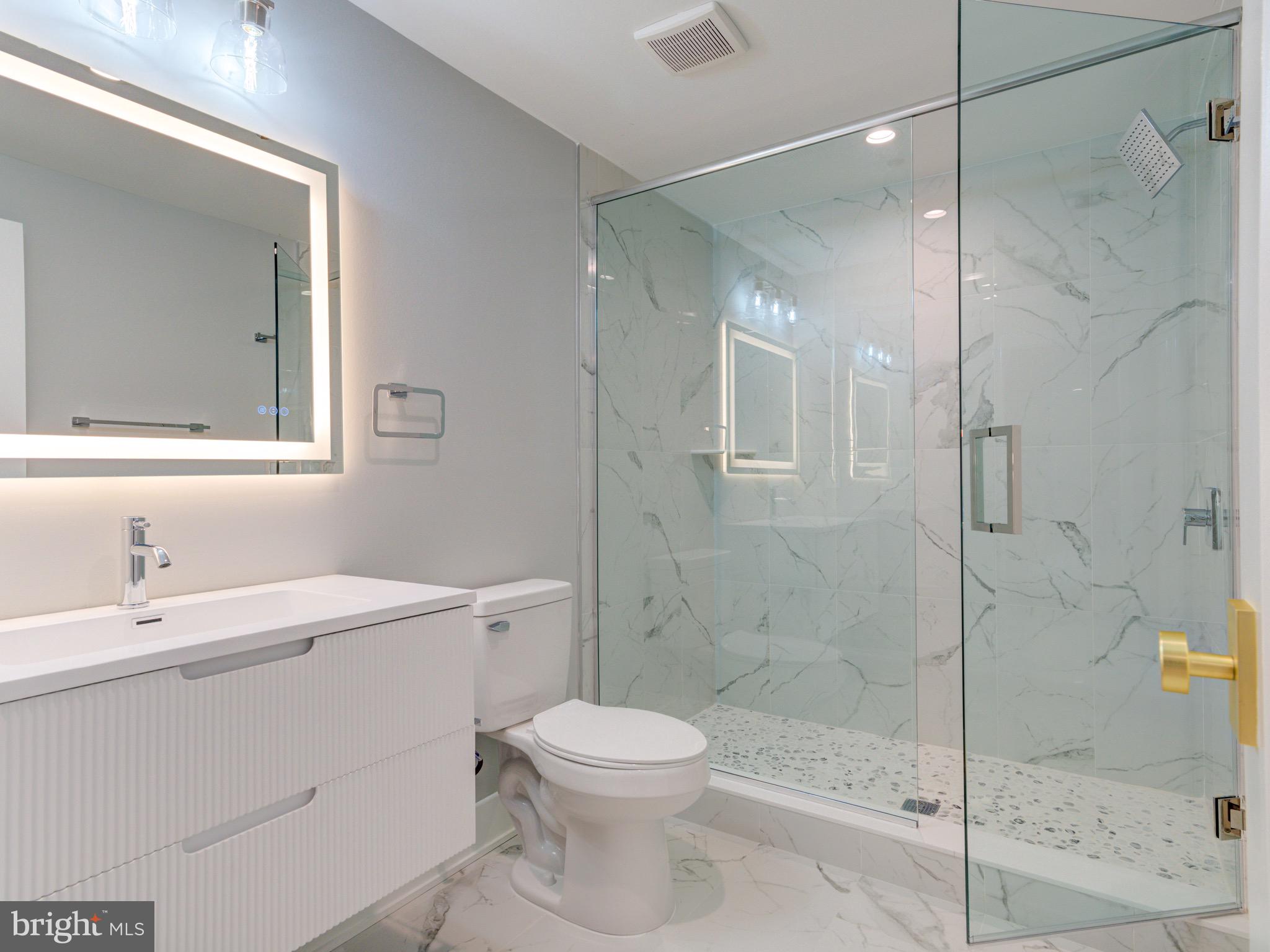 1019 E PALMER STREET