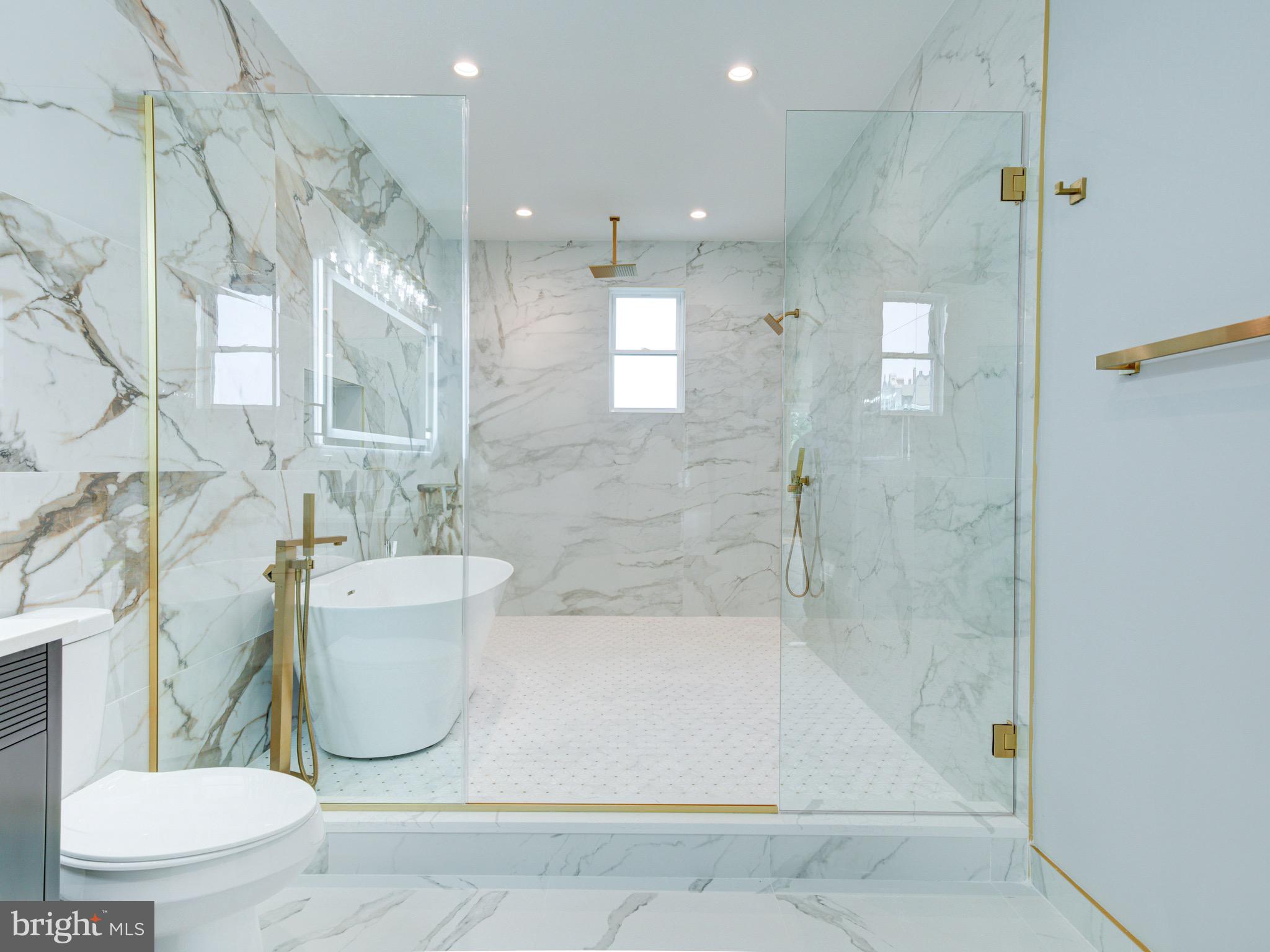 1019 E PALMER STREET