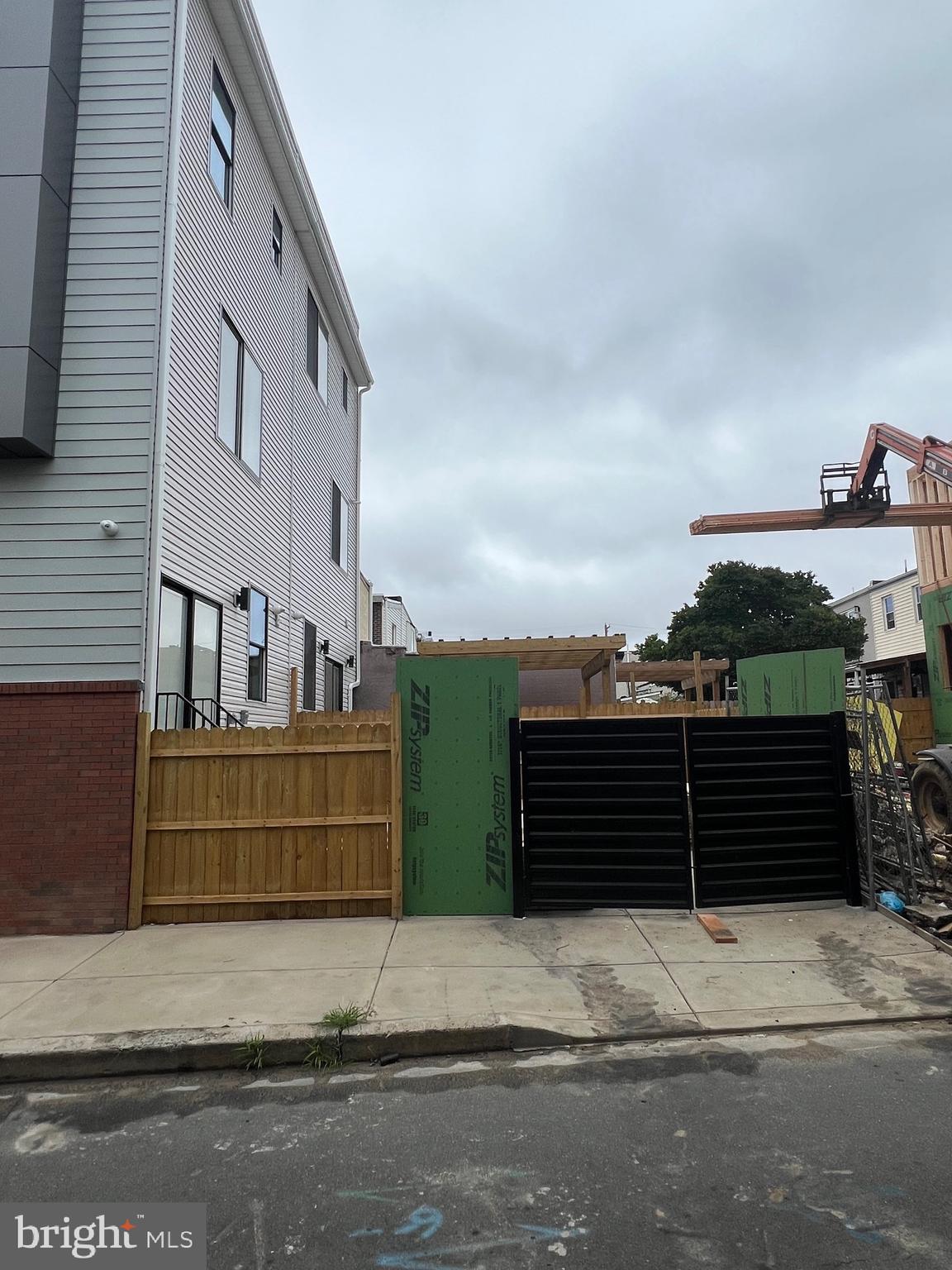 1019 E PALMER STREET