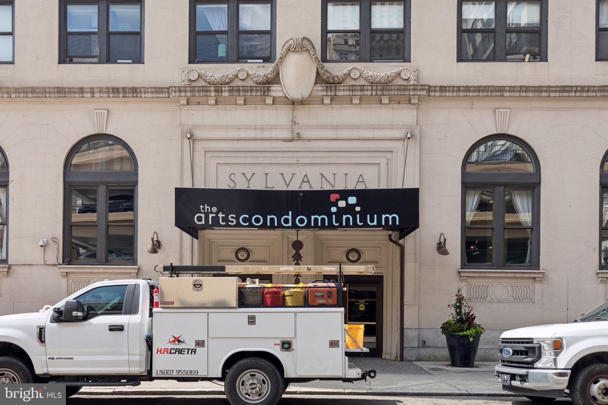 1324 LOCUST STREET 528