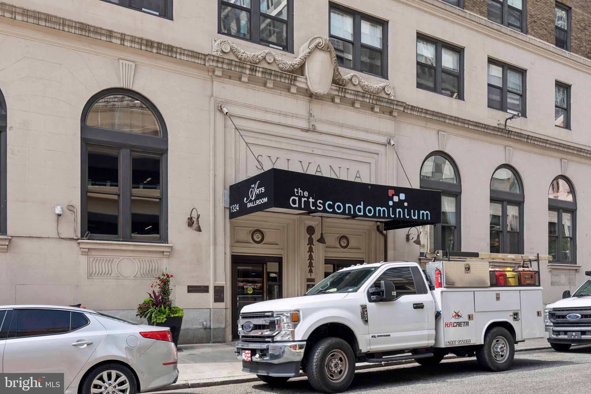 1324 LOCUST STREET 528