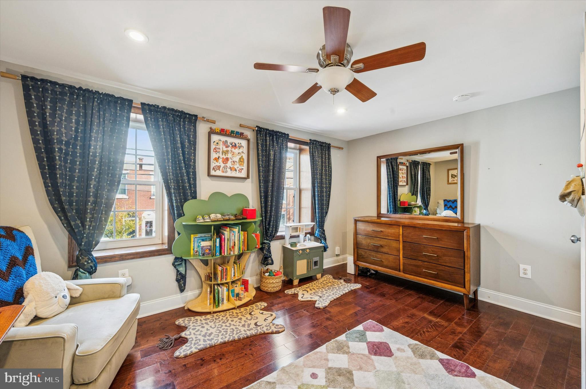 2034 E HUNTINGDON STREET