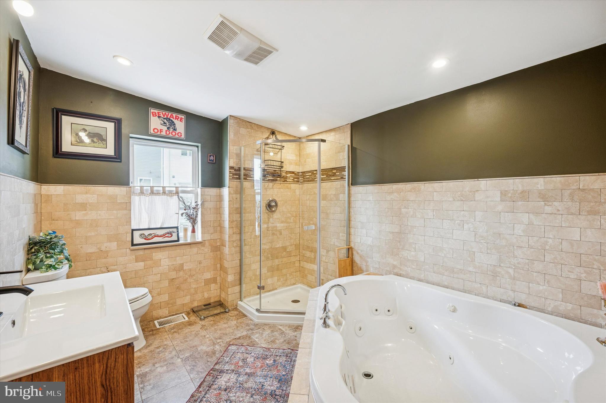 2034 E HUNTINGDON STREET