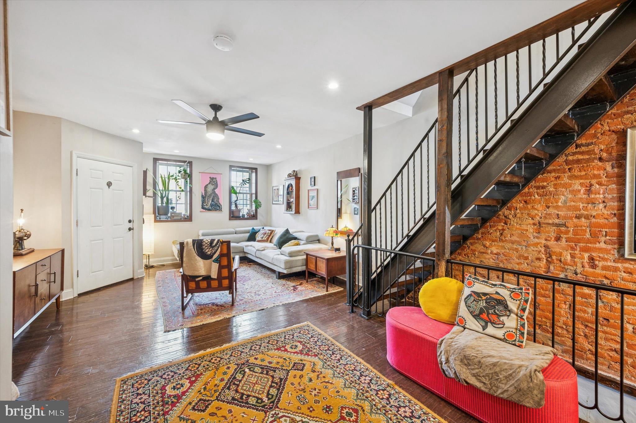 2034 E HUNTINGDON STREET