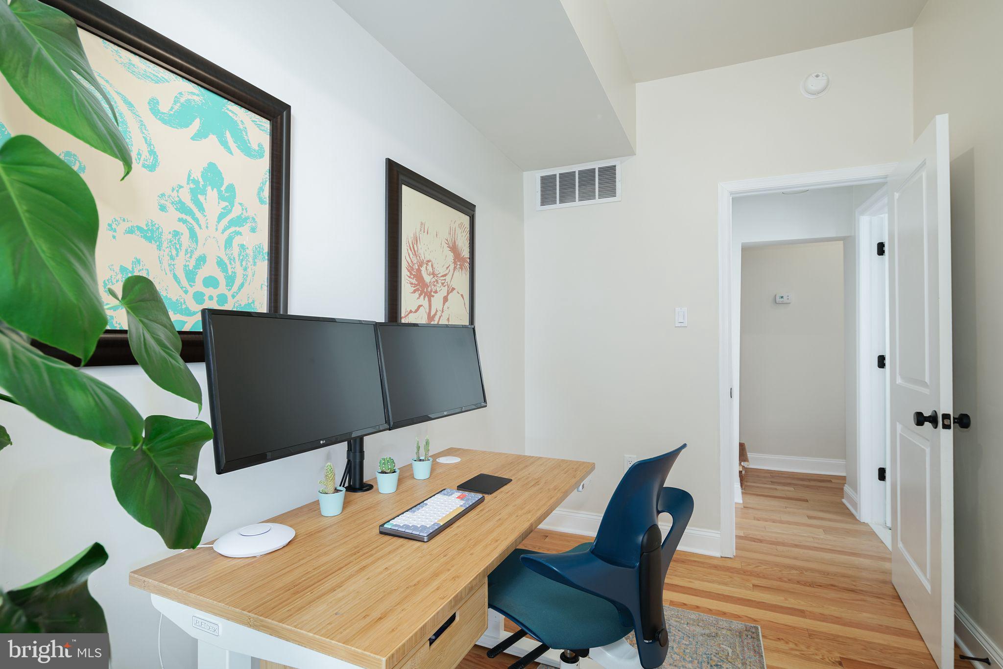 2215 E BOSTON STREET