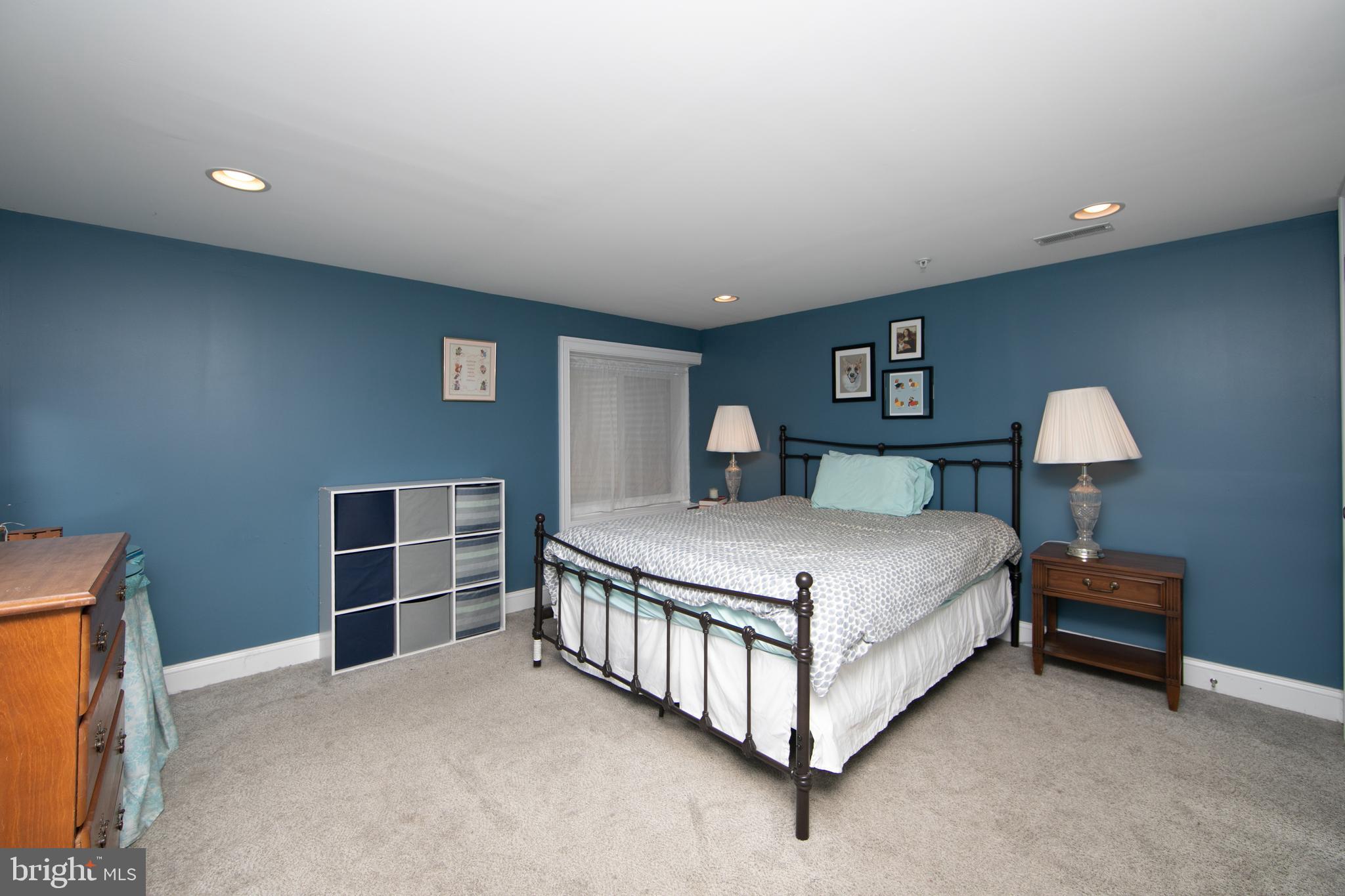 1926 POPLAR STREET 1