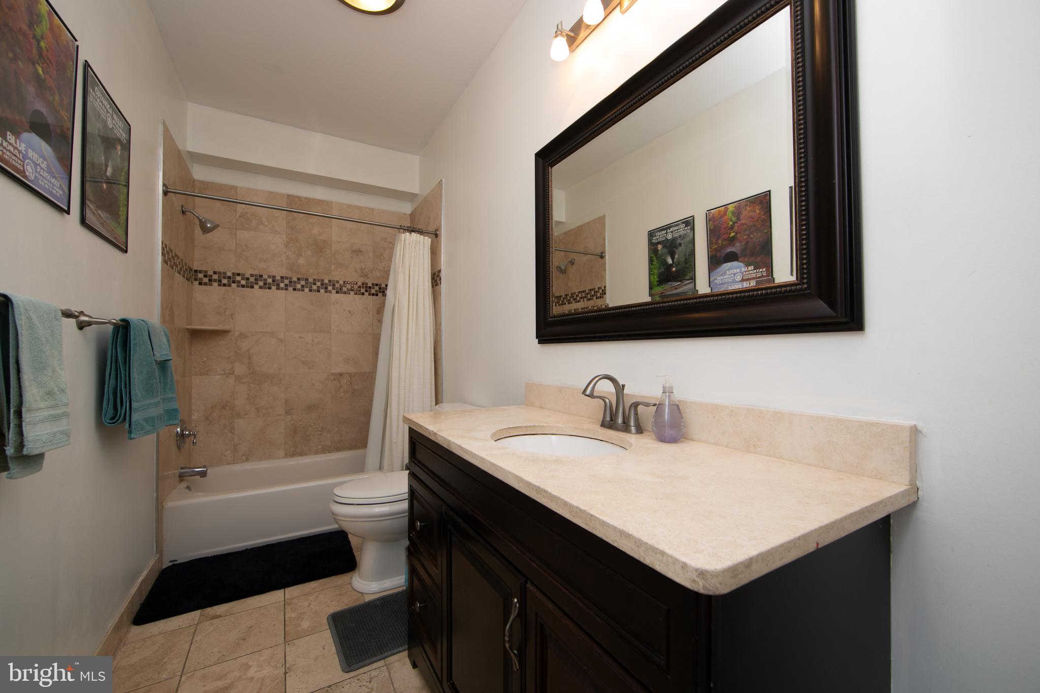 1926 POPLAR STREET 1