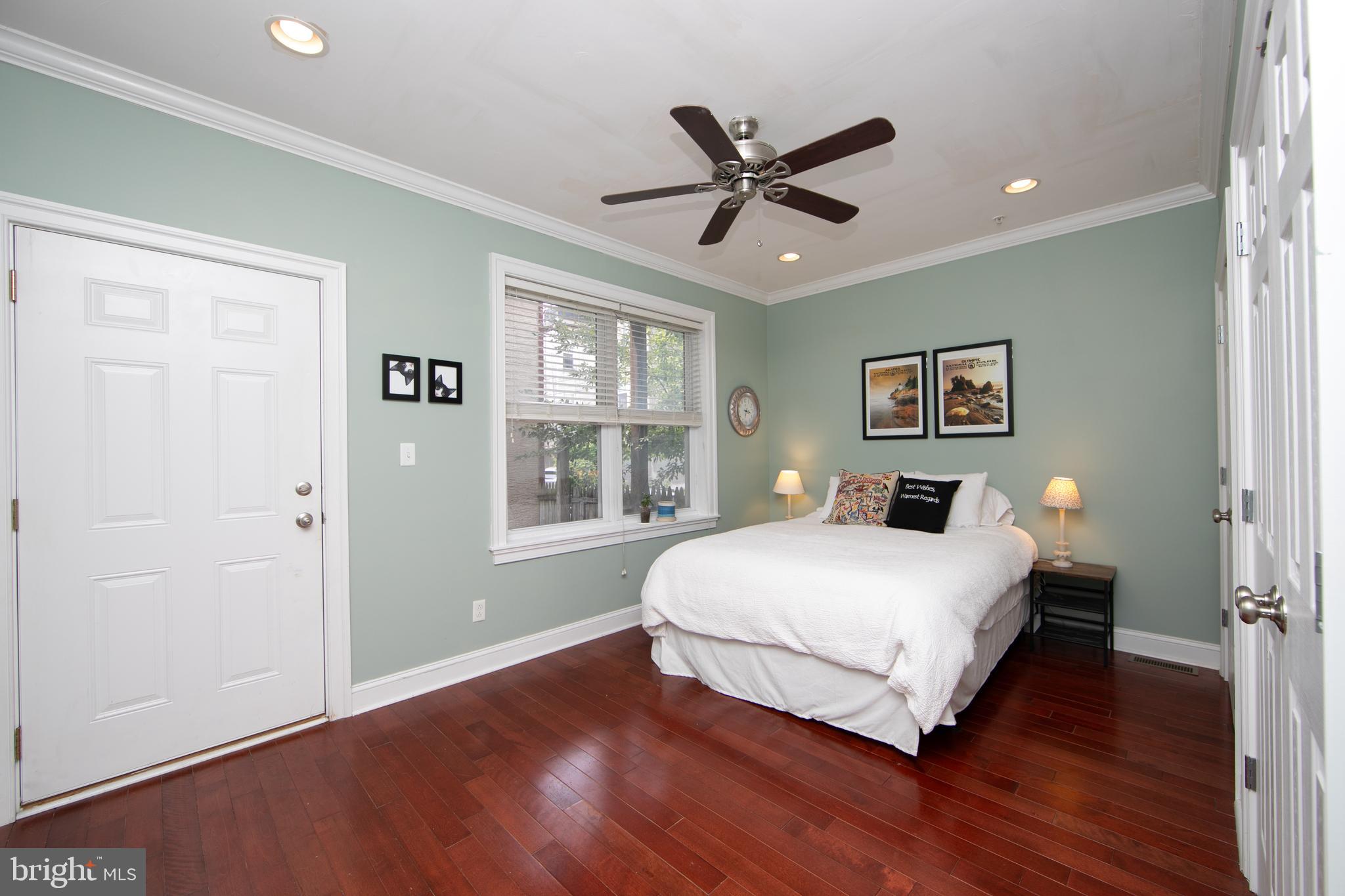 1926 POPLAR STREET 1