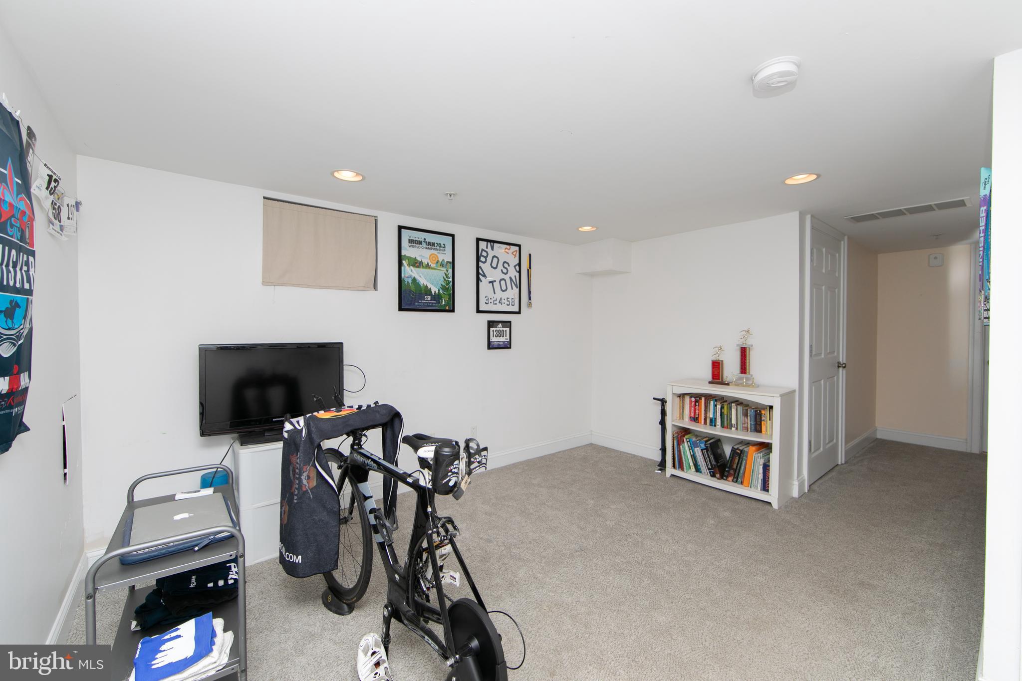 1926 POPLAR STREET 1