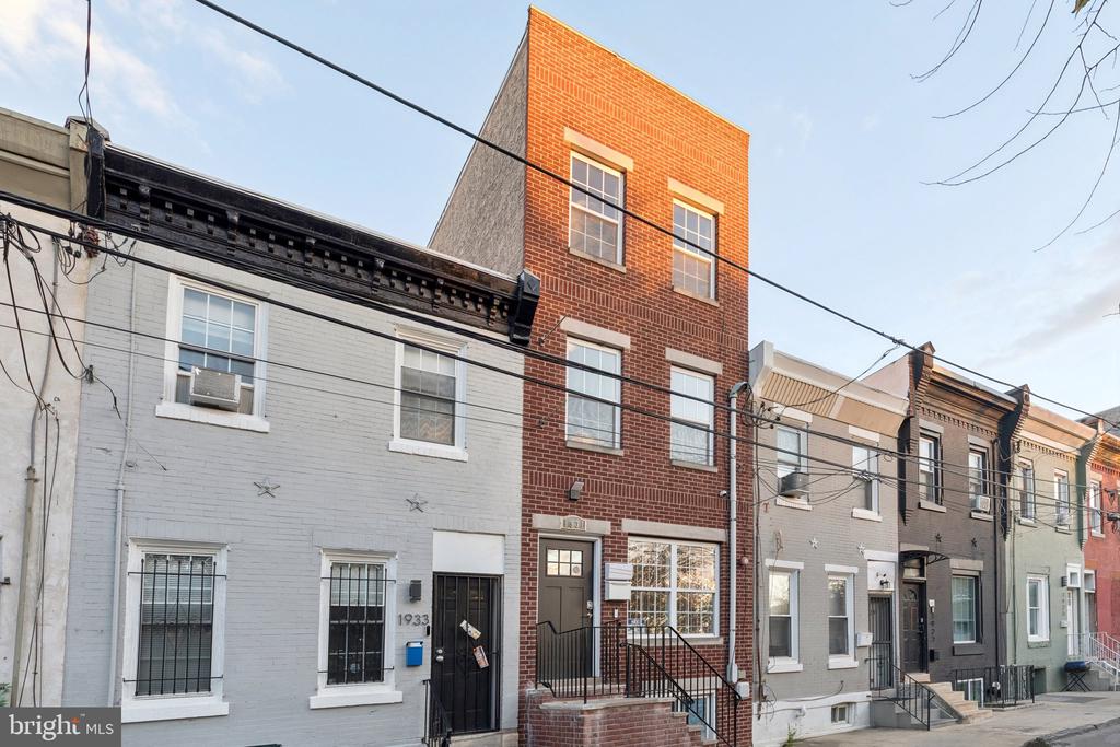 1931 N UBER STREET 1