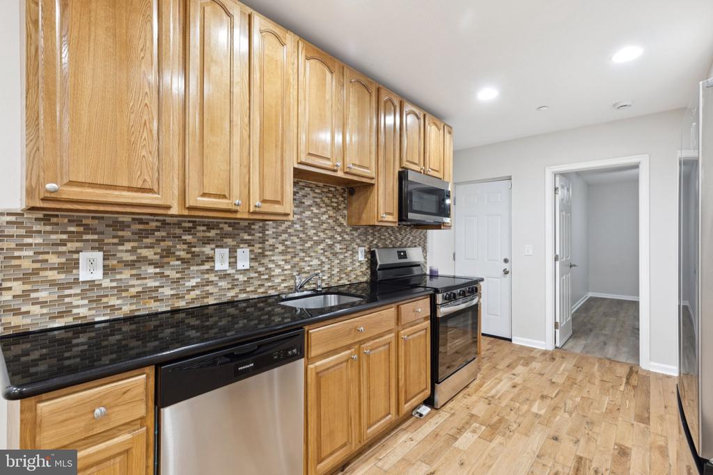 1931 N UBER STREET 1