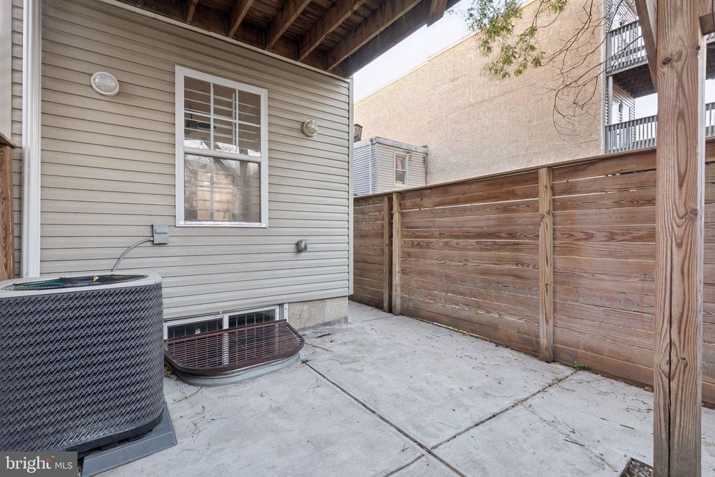 1931 N UBER STREET 1