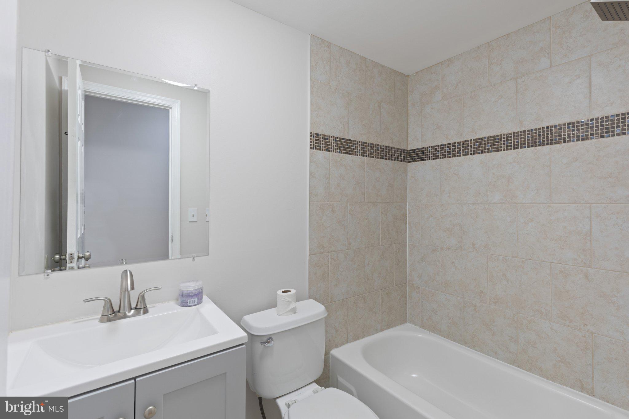 1931 N UBER STREET 2