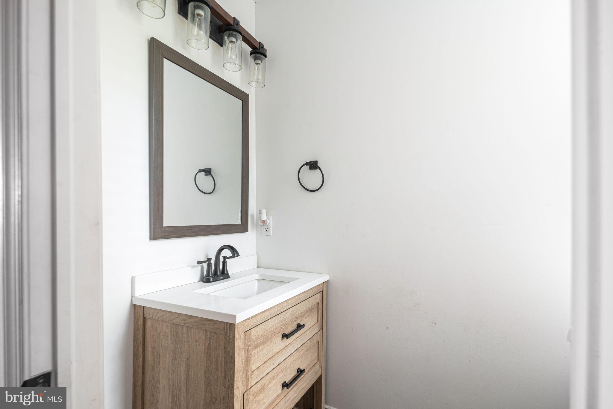 1336 N HOLLYWOOD STREET