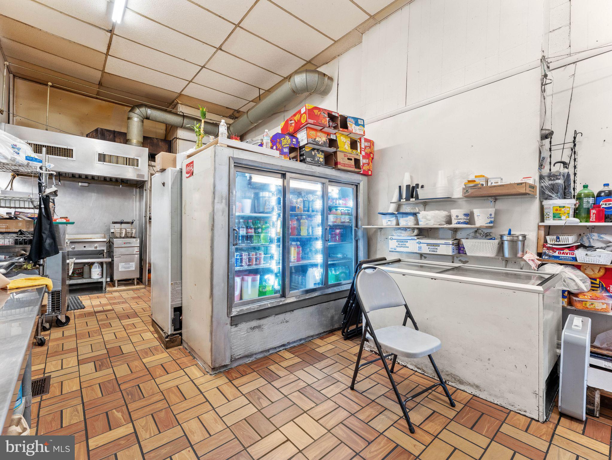 1542 W DIAMOND STREET