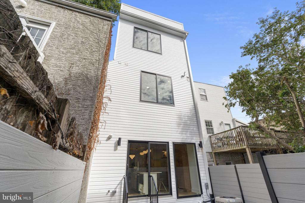 503 WINTON STREET