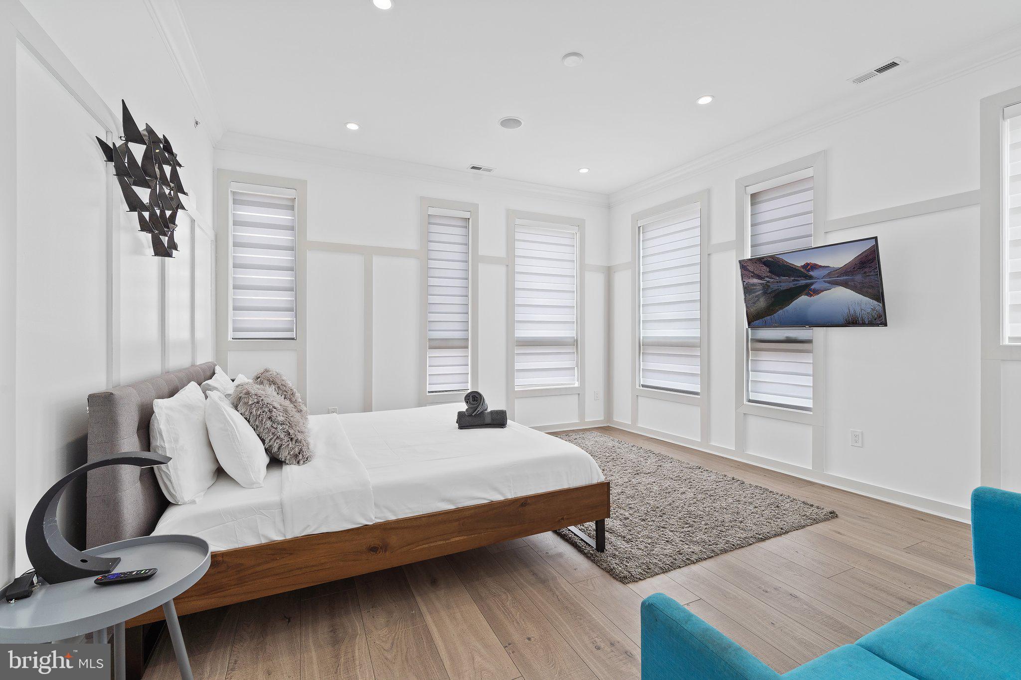 1402 ELLSWORTH STREET