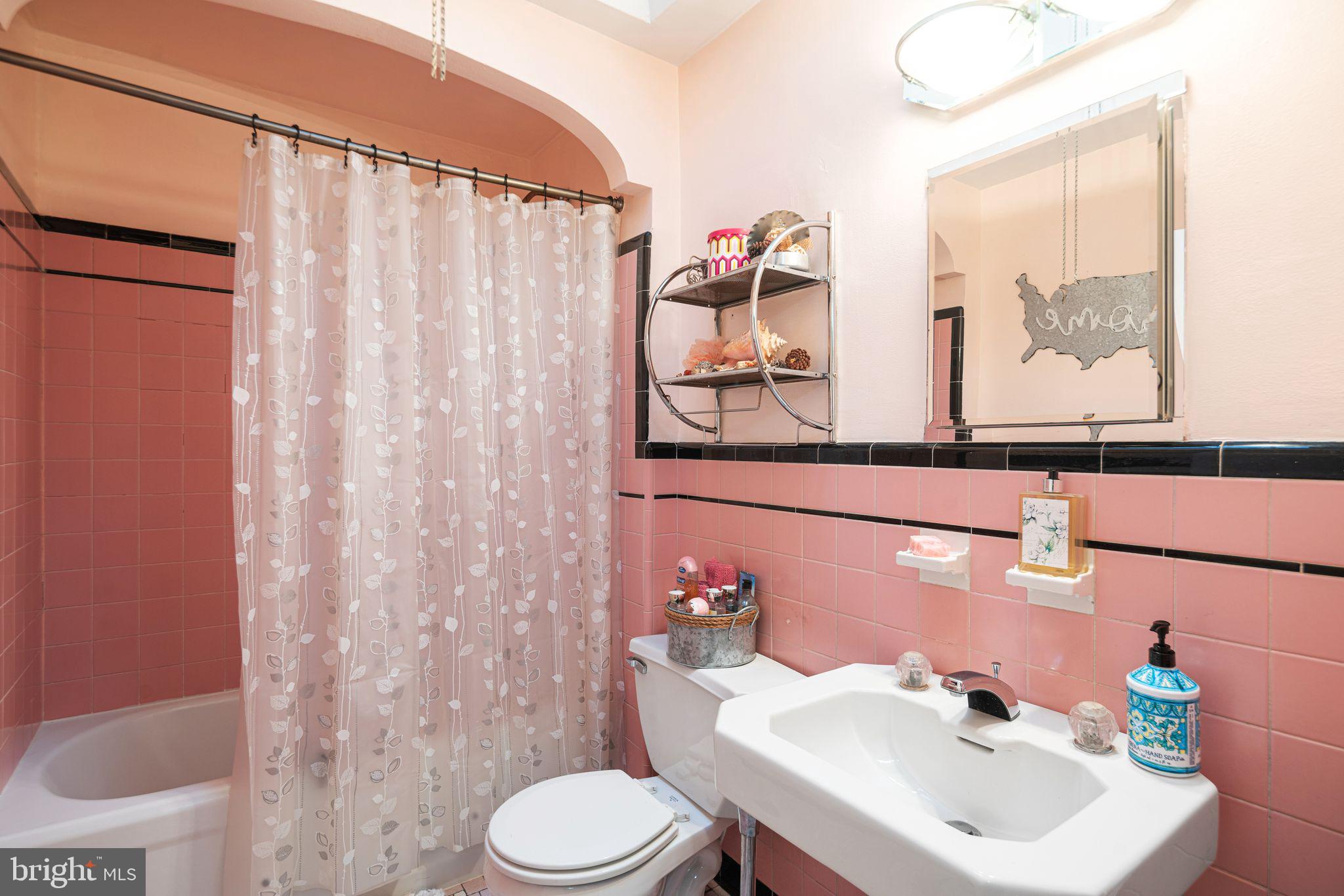 5735 W JEFFERSON STREET