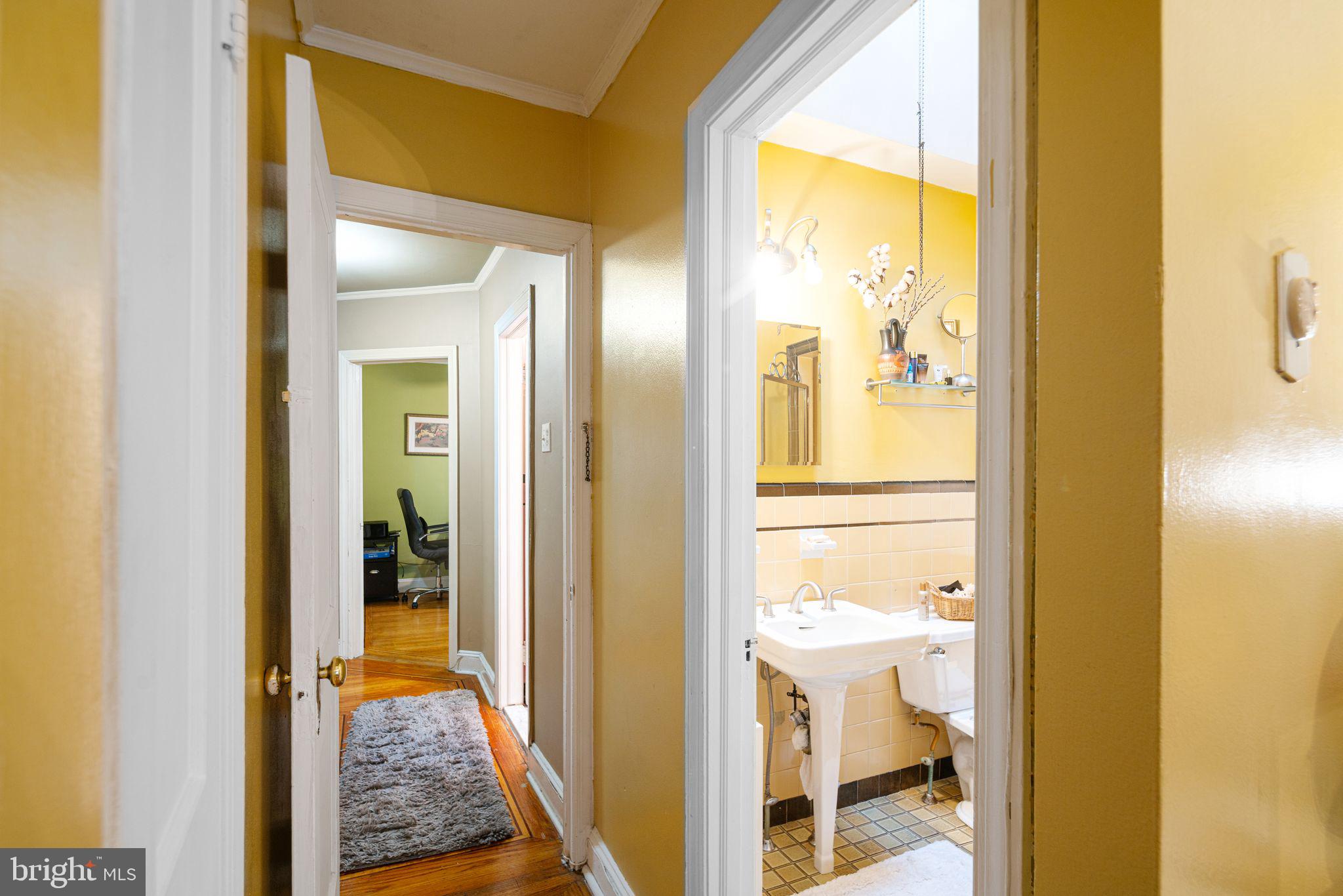 5735 W JEFFERSON STREET