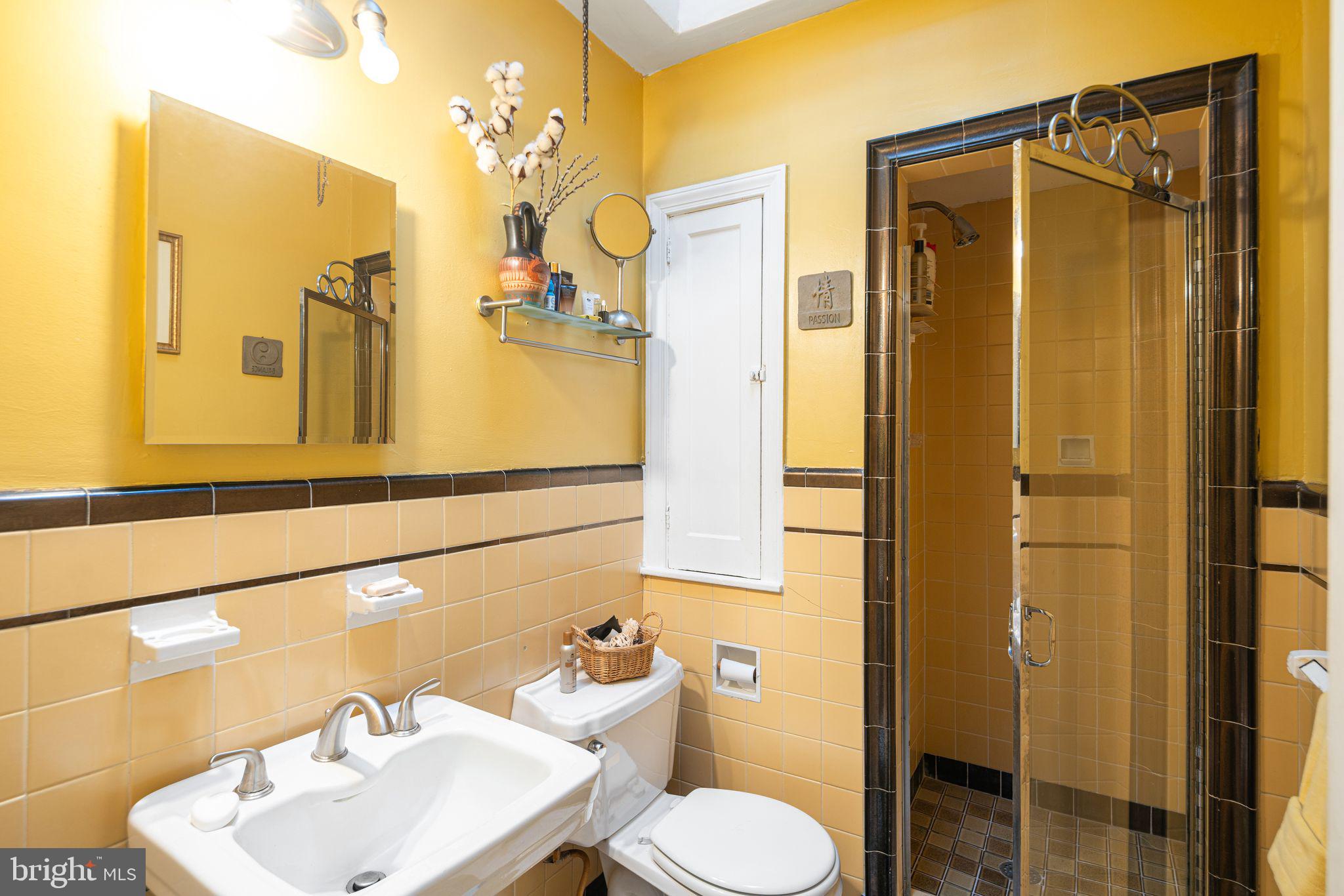 5735 W JEFFERSON STREET