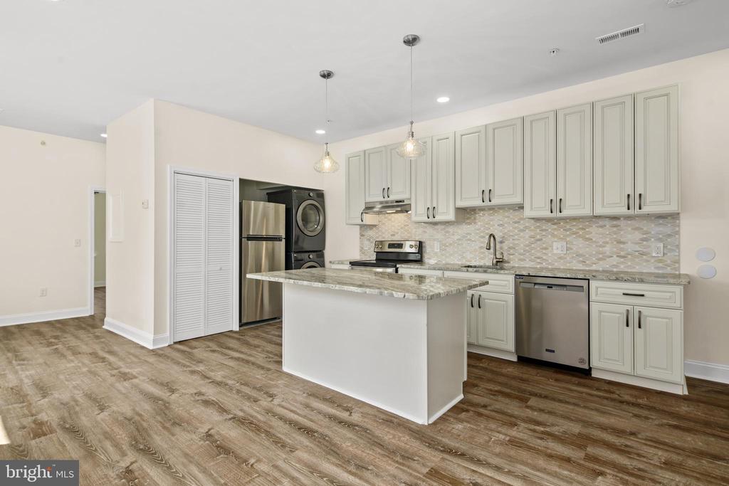 301 SOUTH STREET B