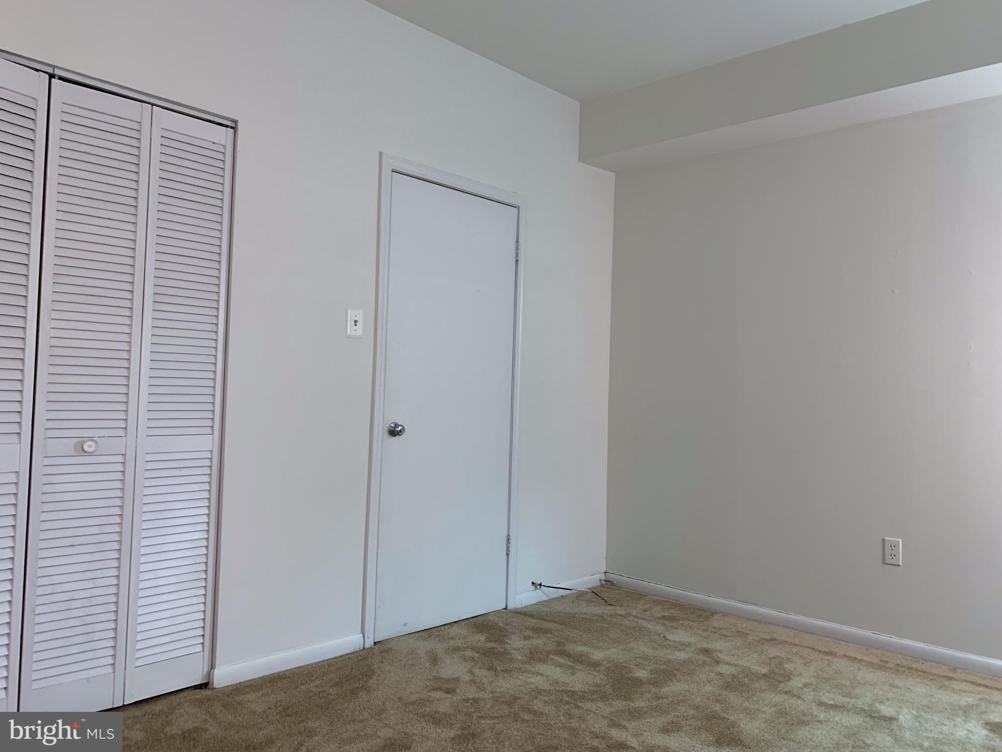 1203 LOCUST STREET 2F