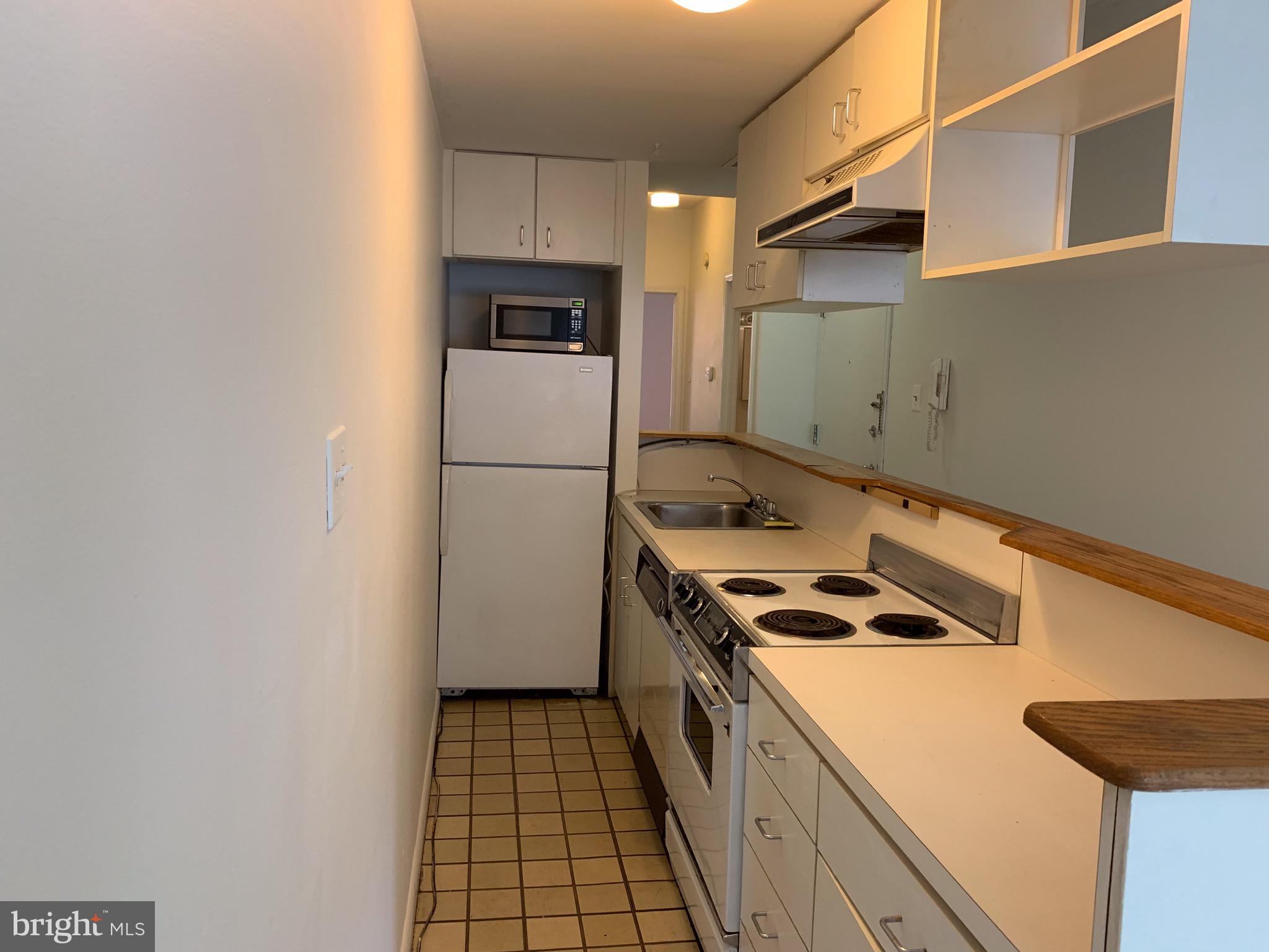 1203 LOCUST STREET 2F