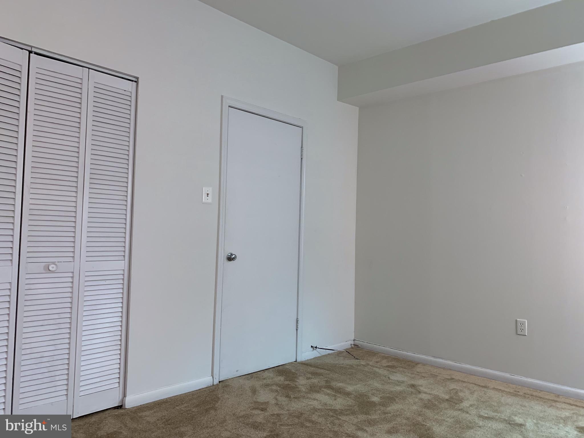 1203 LOCUST STREET 2F