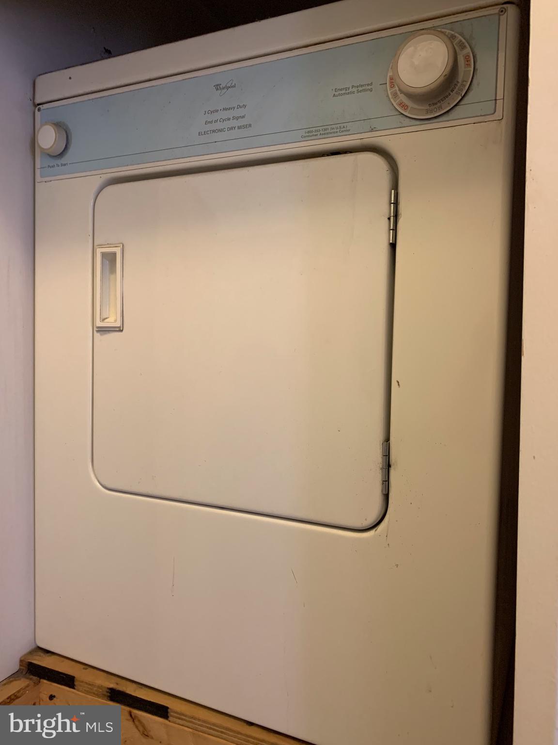 1203 LOCUST STREET 2F