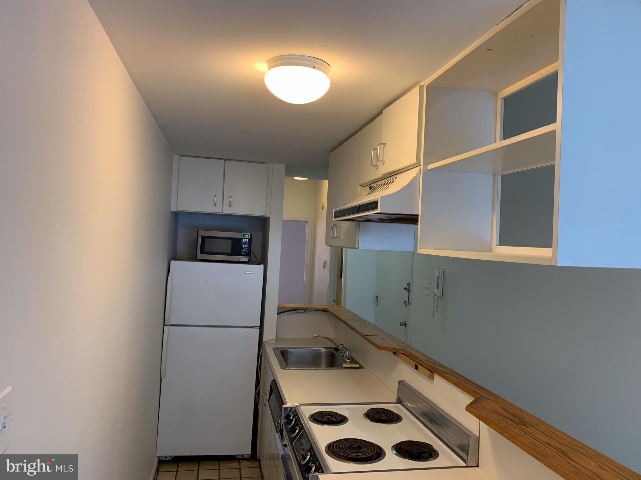 1203 LOCUST STREET 2F