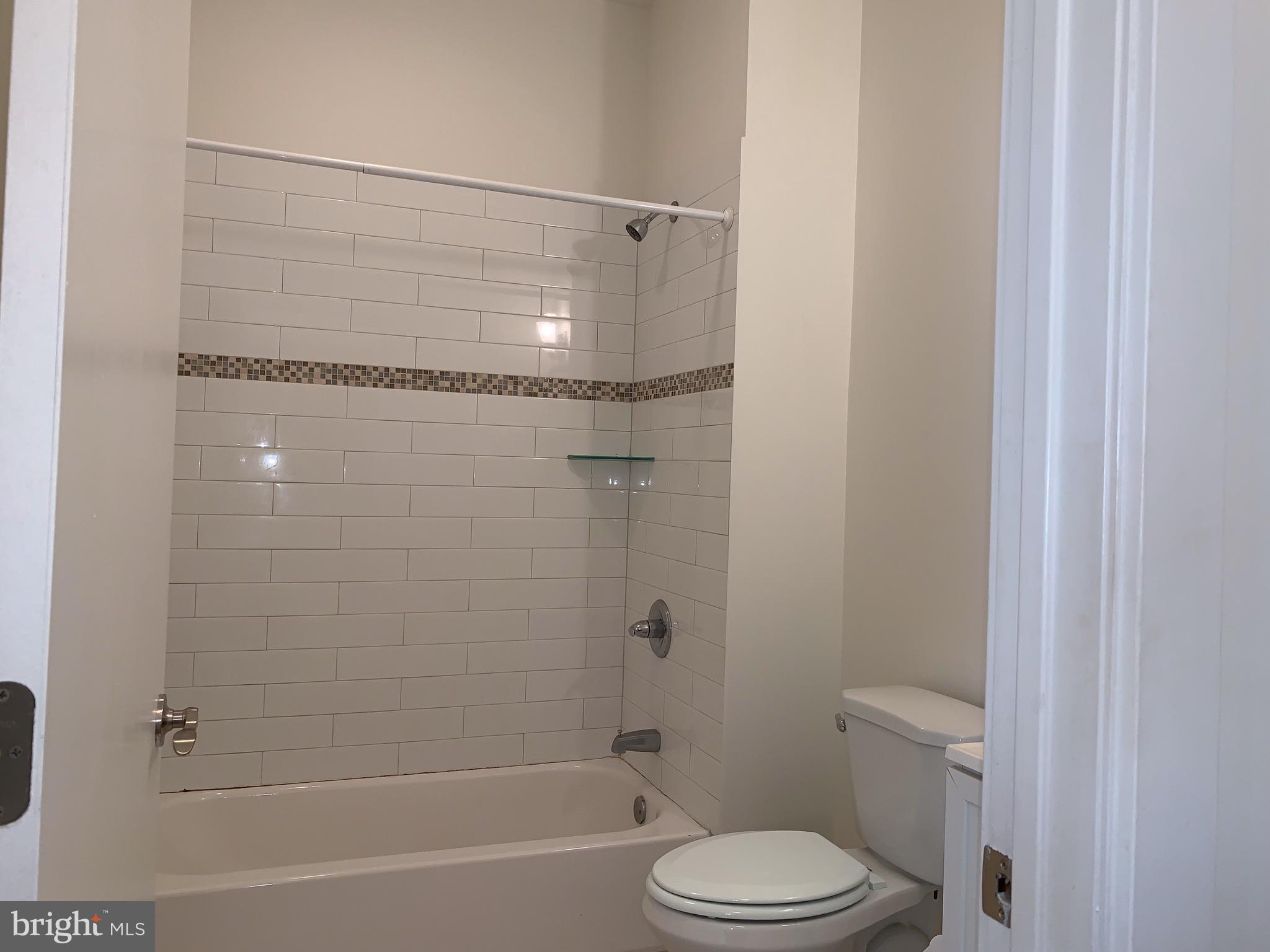 1300 SPRUCE STREET 2F